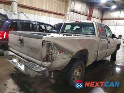 Trzecie zdjęcie samochodu z tyłu: 2001 CHEVROLET SILVERADO K1500 VIN:1GCEK19V51Z224687 - miniatura