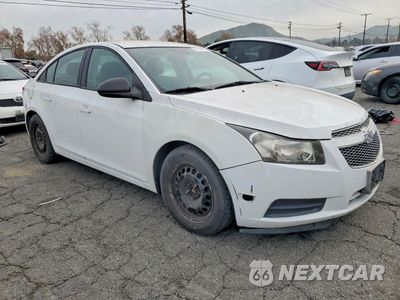 Czwarte zdjęcie samochodu z boku: 2014 CHEVROLET CRUZE LS VIN:1G1PA5SG4E7371673 - miniatura