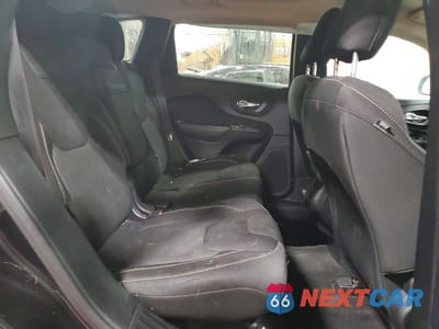 Zdjęcie 11 z 13 samochodu: 2015 JEEP CHEROKEE LATITUDE VIN:1C4PJMCBXFW744176 - miniatura