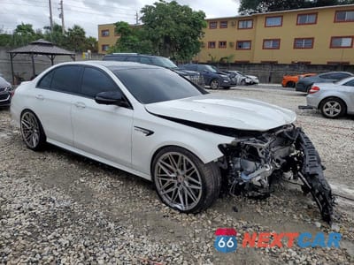 Czwarte zdjęcie samochodu z boku: 2020 MERCEDES-BENZ E 63 AMG-S 4MATIC VIN:WDDZF8KB6LA747111 - miniatura