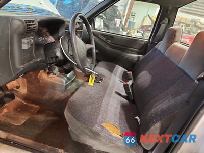 Zdjęcie 7 z 12 samochodu: 1997 CHEVROLET S TRUCK S10 VIN:1GCDT14X4V8145301 - miniatura