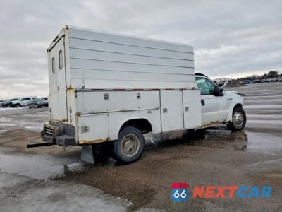 Trzecie zdjęcie samochodu z tyłu: 2005 FORD F350 SUPER DUTY UTILITY / SERVICE TRUCK VIN:1FDWF36Y95EB92080 - miniatura
