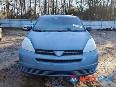 Piąte zdjęcie samochodu w środku: 2004 TOYOTA SIENNA VIN:5TDZA23C84S130150 - miniatura