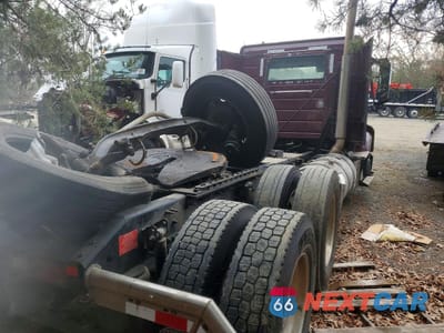 Czwarte zdjęcie samochodu z boku: 2025 VOLVO VNR - SEMI TRUCK VIN:4V4WC9EH0SN684529 - miniatura