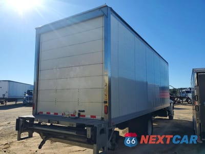 Trzecie zdjęcie samochodu z tyłu: 2021 INTERNATIONAL MV607 BOX TRUCK VIN:3HAEUMML2ML337294 - miniatura