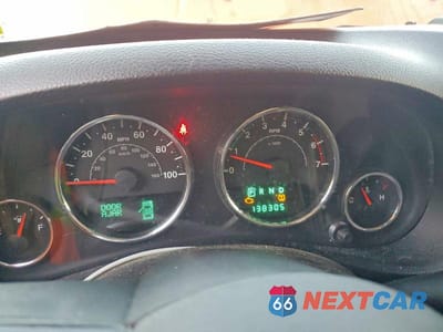 Zdjęcie 9 z 12 samochodu: 2011 JEEP WRANGLER UNLIMITED SAHARA VIN:1J4HA5H1XBL572649 - miniatura