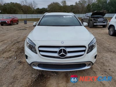 Piąte zdjęcie samochodu w środku: 2017 MERCEDES-BENZ GLA 250 VIN:WDCTG4EB4HJ327124 - miniatura