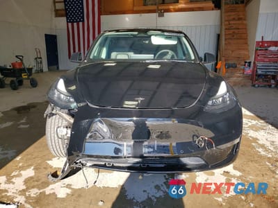 Piąte zdjęcie samochodu w środku: 2022 TESLA MODEL Y VIN:7SAYGAEE8NF542872 - miniatura