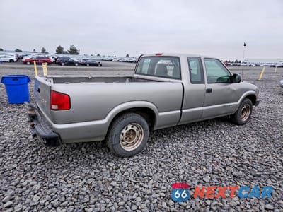 Trzecie zdjęcie samochodu z tyłu: 2002 CHEVROLET S TRUCK S10 VIN:1GCCS195X28249258 - miniatura