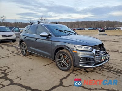 Czwarte zdjęcie samochodu z boku: 2018 AUDI SQ5 PREMIUM PLUS VIN:WA1A4AFY3J2066263 - miniatura