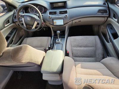 Zdjęcie 8 z 13 samochodu: 2010 HONDA ACCORD LX VIN:1HGCP2F36AA017730 - miniatura