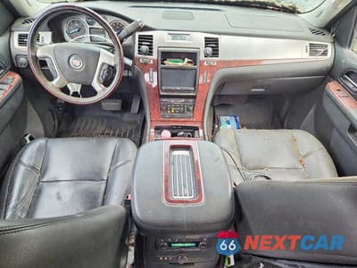 Zdjęcie 8 z 12 samochodu: 2013 CADILLAC ESCALADE ESV LUXURY VIN:1GYS4HEF9DR292588 - miniatura