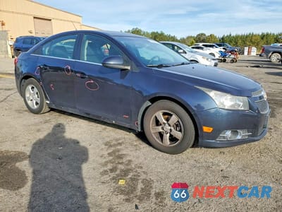 Czwarte zdjęcie samochodu z boku: 2014 CHEVROLET CRUZE LT VIN:1G1PC5SB5E7454284 - miniatura