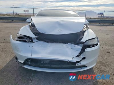 Piąte zdjęcie samochodu w środku: 2025 TESLA MODEL 3 VIN:5YJ3E1EA1SF943315 - miniatura