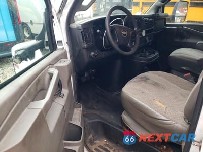 Zdjęcie 8 z 13 samochodu: 2016 CHEVROLET EXPRESS UTILITY / SERVICE TRUCK VIN:1GB3GSCG1G1311717 - miniatura