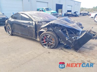 Czwarte zdjęcie samochodu z boku: 2023 TESLA MODEL S VIN:5YJSA1E67PF512455 - miniatura