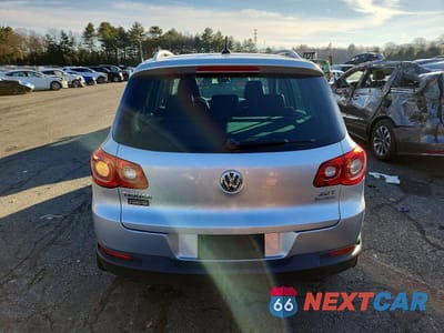 Zdjęcie 6 z 12 samochodu: 2011 VOLKSWAGEN TIGUAN S VIN:WVGBV7AX7BW561354 - miniatura