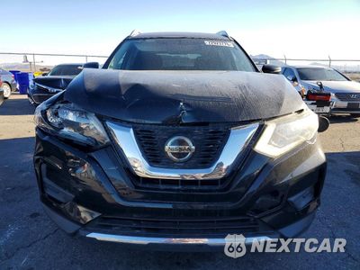Piąte zdjęcie samochodu w środku: 2018 NISSAN ROGUE S VIN:JN8AT2MT9JW456366 - miniatura