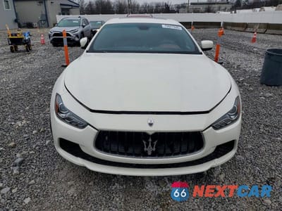 Piąte zdjęcie samochodu w środku: 2016 MASERATI GHIBLI VIN:ZAM57XSA6G1187177 - miniatura