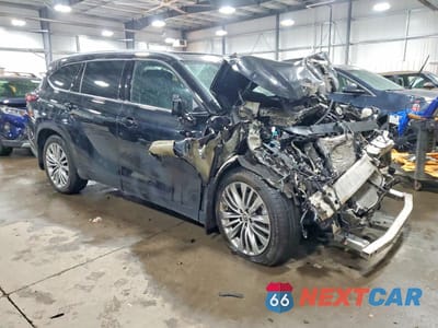 Czwarte zdjęcie samochodu z boku: 2025 TOYOTA HIGHLANDER VIN:5TDKDRBH1SS576555 - miniatura