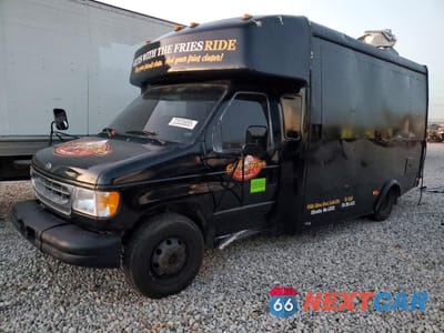 Drugie zdjęcie samochodu z przodu: 2001 FORD ECONOLINE E350 SUPER DUTY CUTAWAY VAN VIN:1FDWE35F51HB25634 - miniatura