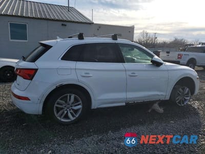 Trzecie zdjęcie samochodu z tyłu: 2020 AUDI Q5 PREMIUM VIN:WA1ANAFY4L2035488 - miniatura