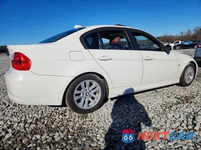 Trzecie zdjęcie samochodu z tyłu: 2006 BMW 325 I VIN:WBAVB13576KX48459 - miniatura