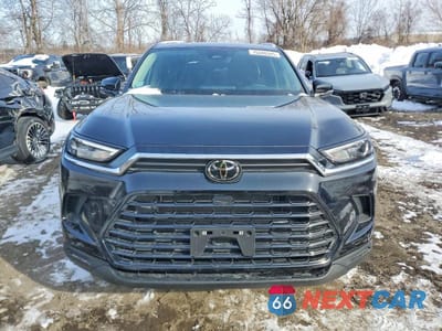 Piąte zdjęcie samochodu w środku: 2025 TOYOTA GRAND HIGHLANDER XLE HYBRID VIN:5TDACAB59SS065178 - miniatura
