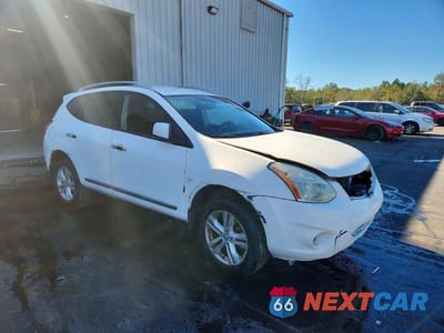 Czwarte zdjęcie samochodu z boku: 2013 NISSAN ROGUE S VIN:JN8AS5MTXDW523355 - miniatura