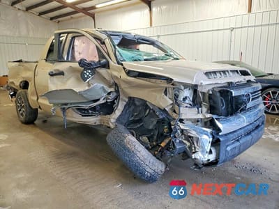 Czwarte zdjęcie samochodu z boku: 2017 TOYOTA TUNDRA DOUBLE CAB SR VIN:5TFUY5F19HX604589 - miniatura