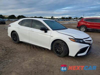 Czwarte zdjęcie samochodu z boku: 2024 TOYOTA CAMRY SE NIGHT SHADE VIN:4T1G11AK1RU887658 - miniatura
