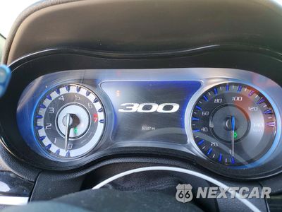 Zdjęcie 9 z 13 samochodu: 2019 CHRYSLER 300 S VIN:2C3CCABG3KH708086 - miniatura