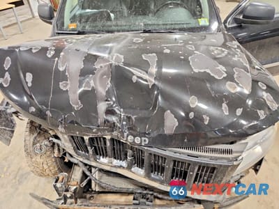 Zdjęcie 12 z 15 samochodu: 2011 JEEP GRAND CHEROKEE LAREDO VIN:1J4RR4GG4BC632082 - miniatura