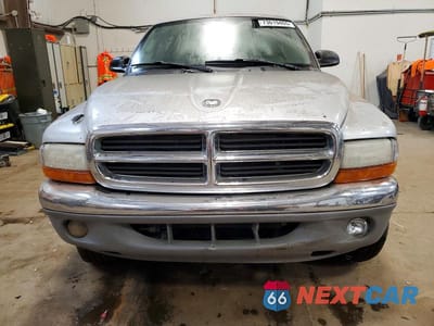 Piąte zdjęcie samochodu w środku: 2004 DODGE DAKOTA QUAD SLT VIN:1D7HG48N84S666917 - miniatura