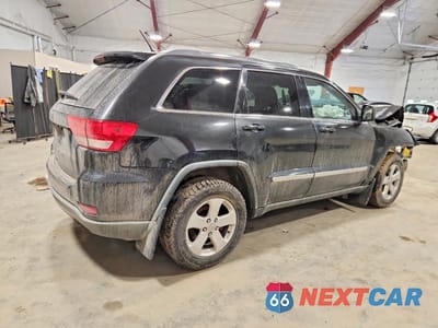 Trzecie zdjęcie samochodu z tyłu: 2011 JEEP GRAND CHEROKEE LAREDO VIN:1J4RR4GG4BC632082 - miniatura