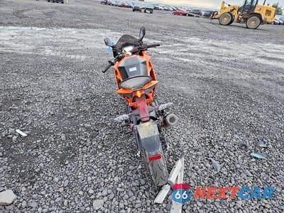 Czwarte zdjęcie samochodu z boku: 2024 KTM 390 RC VIN:MD2JYJ402RN207285 - miniatura