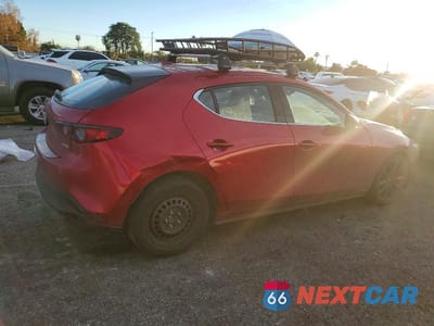 Trzecie zdjęcie samochodu z tyłu: 2019 MAZDA 3 PREMIUM VIN:JM1BPANM1K1139234 - miniatura