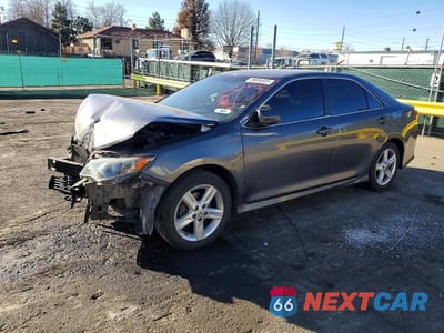 2014 TOYOTA CAMRY SE 4T1BF1FK7EU301902 - główne zdjęcie licytacji z USA - miniatura