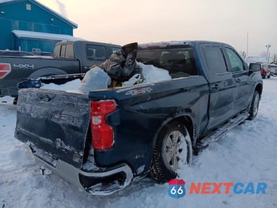 Trzecie zdjęcie samochodu z tyłu: 2019 CHEVROLET SILVERADO K1500 LT VIN:3GCUYDED2KG208277 - miniatura