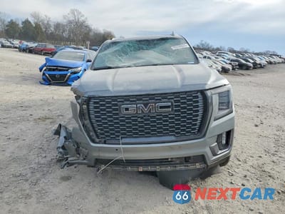 Piąte zdjęcie samochodu w środku: 2023 GMC YUKON XL DENALI ULTIMATE VIN:1GKS2KKT0PR257630 - miniatura