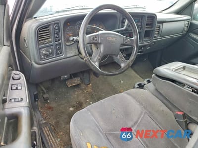 Zdjęcie 8 z 13 samochodu: 2005 GMC NEW SIERRA K1500 VIN:1GTEK19B85Z191583 - miniatura