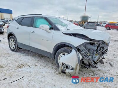 Czwarte zdjęcie samochodu z boku: 2020 CHEVROLET BLAZER 2LT VIN:3GNKBCRSXLS563506 - miniatura