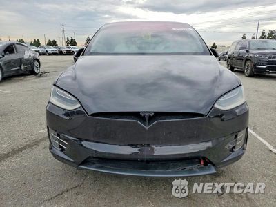 Piąte zdjęcie samochodu w środku: 2018 TESLA MODEL X VIN:5YJXCBE43JF094827 - miniatura