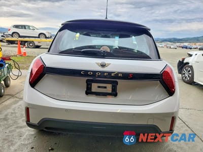 Zdjęcie 6 z 12 samochodu: 2025 MINI COOPER S VIN:WMW23GD00S2X10068 - miniatura