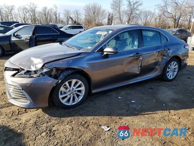 2024 TOYOTA CAMRY LE 4T1C11AKXRU229612 - główne zdjęcie licytacji z USA - miniatura