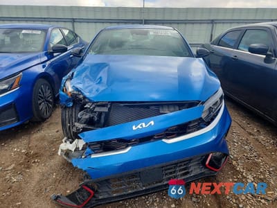 Piąte zdjęcie samochodu w środku: 2024 KIA FORTE GT-LINE VIN:3KPF54AD5RE725019 - miniatura