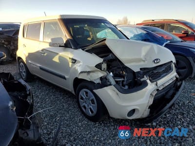 Czwarte zdjęcie samochodu z boku: 2013 KIA SOUL BASE VIN:KNDJT2A58D7489567 - miniatura