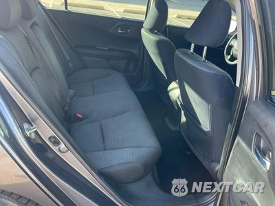 Zdjęcie 6 z 10 samochodu: 2017 HONDA ACCORD LX VIN:1HGCR2F34HA135473 - miniatura