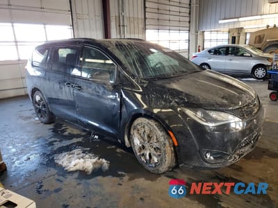 Czwarte zdjęcie samochodu z boku: 2019 CHRYSLER PACIFICA LIMITED VIN:2C4RC1GG9KR628834 - miniatura