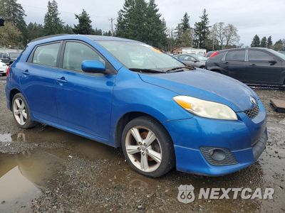 Czwarte zdjęcie samochodu z boku: 2009 TOYOTA COROLLA MATRIX S VIN:2T1LE40E69C008124 - miniatura